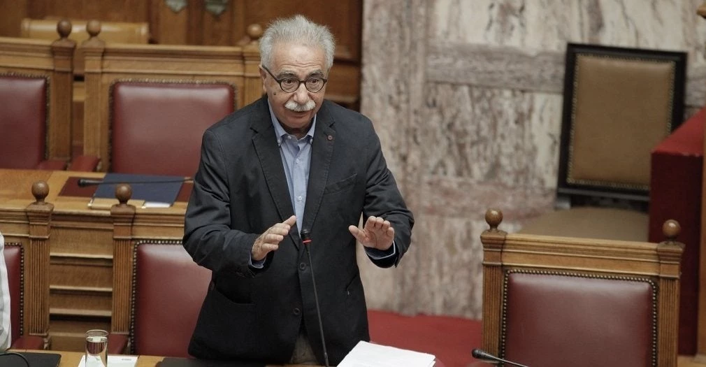 Απίστευτος Γαβρόγλου – Καλεί τους φοιτητές να παίξουν ξύλο με τον Ρουβίκωνα για να «διεκδικήσουν τους χώρους»